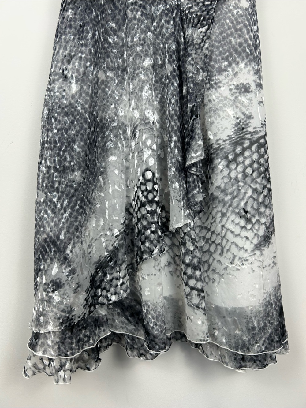 REISS Sibilla Burnout Snake Print Dress, Grey, Size 4 - Picture 11 of 16